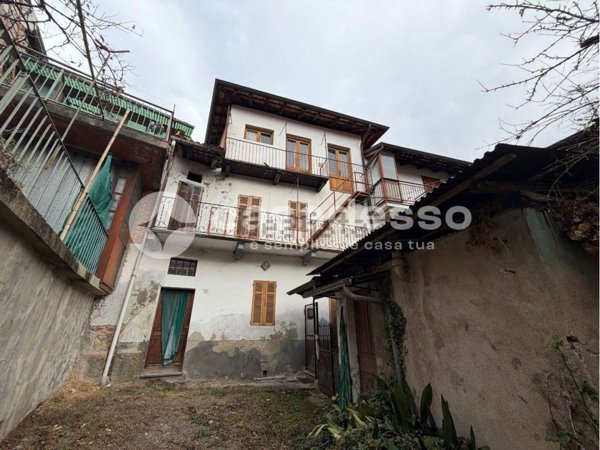 casa indipendente in vendita a Roasio