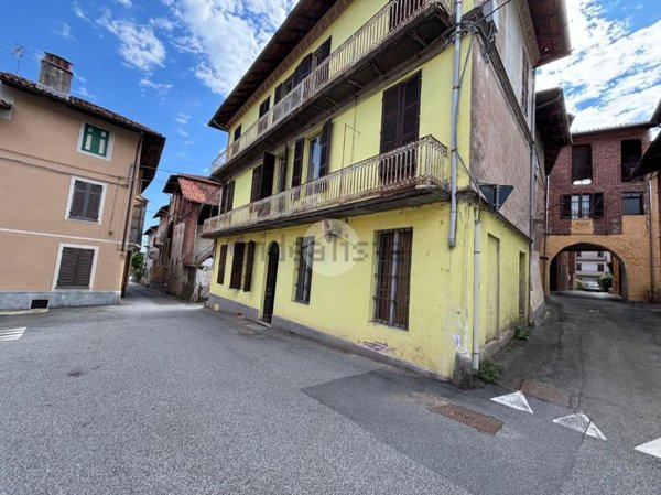 casa semindipendente in vendita a Roasio