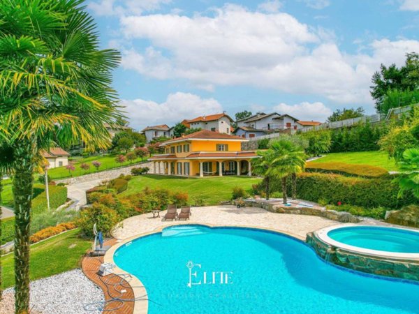 casa indipendente in vendita a Roasio