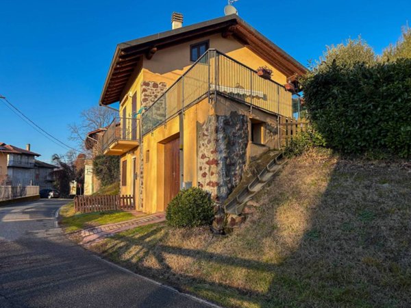 casa indipendente in vendita a Roasio in zona Castelletto Villa