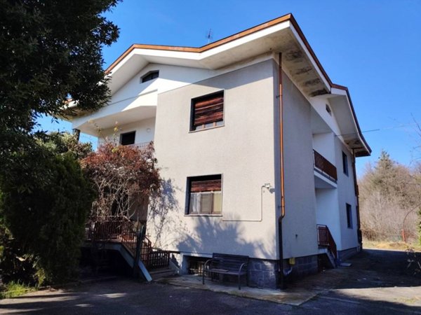 casa indipendente in vendita a Roasio
