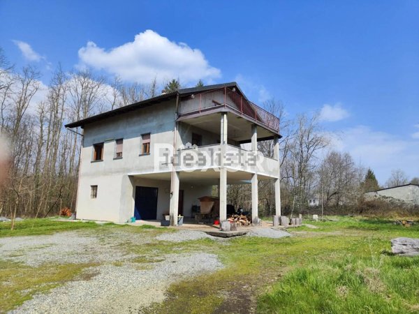 casa indipendente in vendita a Roasio