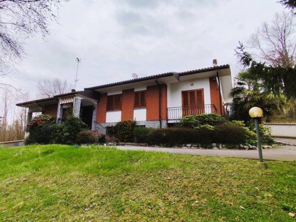 casa indipendente in vendita a Roasio