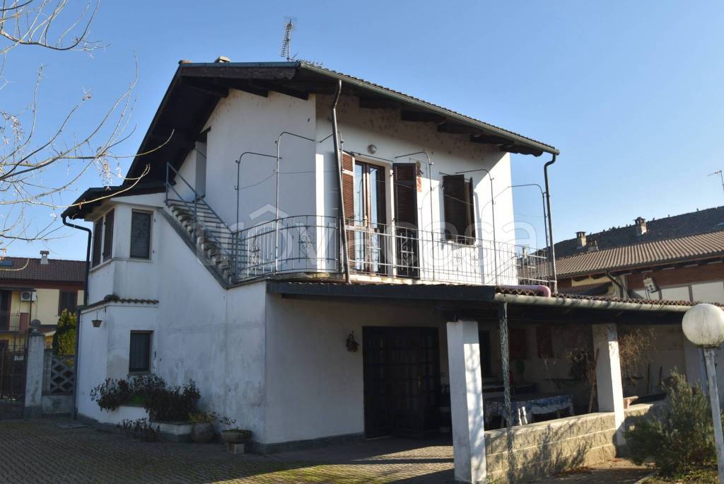 casa indipendente in vendita a Ronsecco