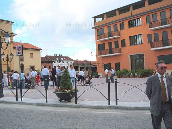 negozio in vendita a Ronsecco