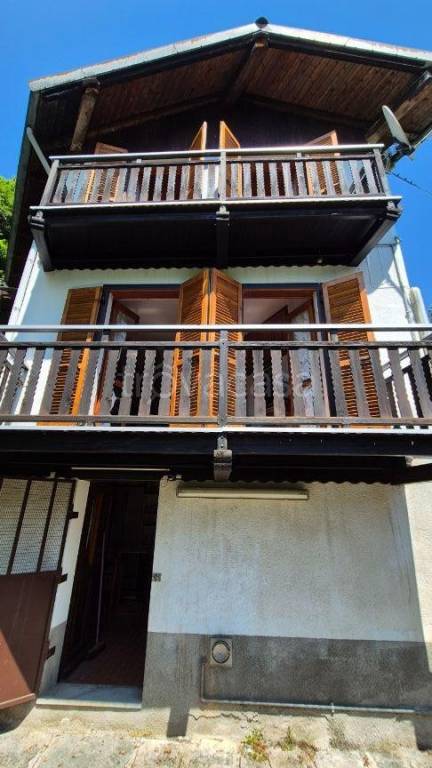 casa indipendente in vendita a Rossa