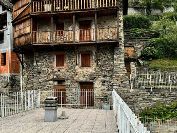 casa indipendente in vendita a Rossa