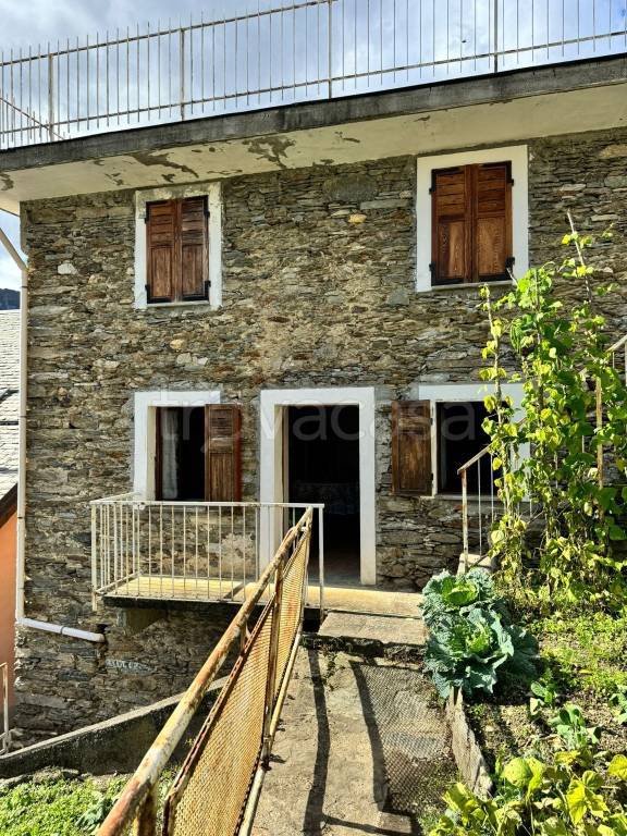 appartamento in vendita a Rossa