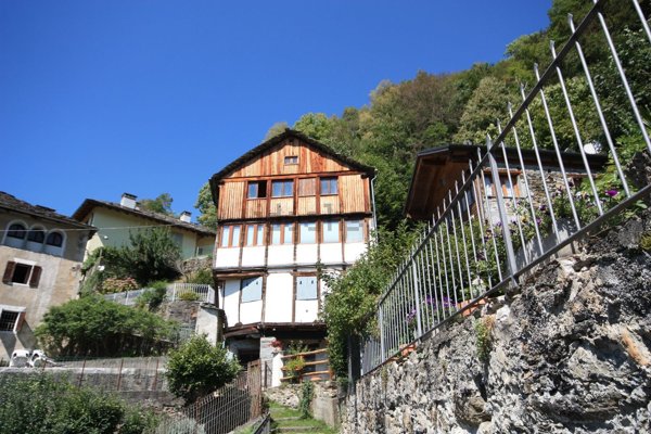 appartamento in vendita a Rossa