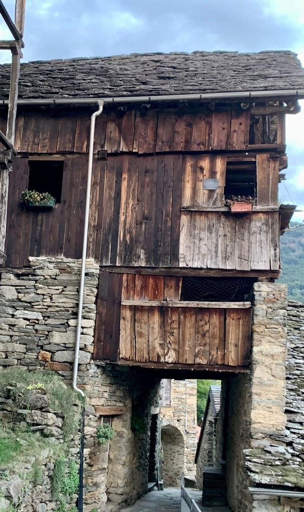 casa indipendente in vendita a Rossa