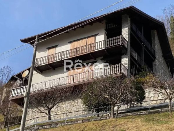 casa indipendente in vendita a Rossa