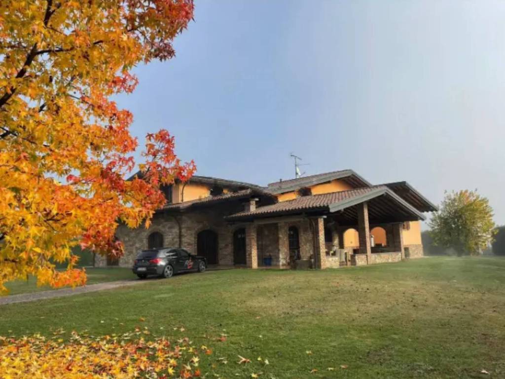 casa indipendente in vendita a Rovasenda
