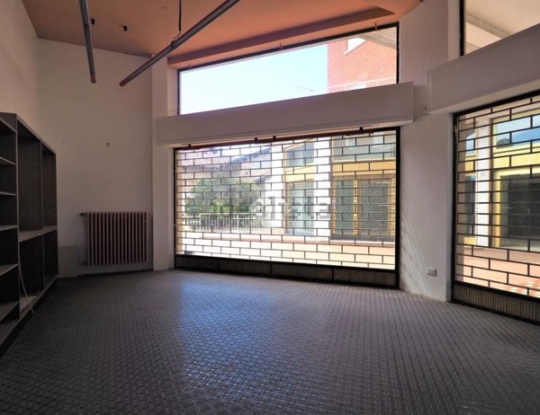 negozio in vendita a Rovasenda