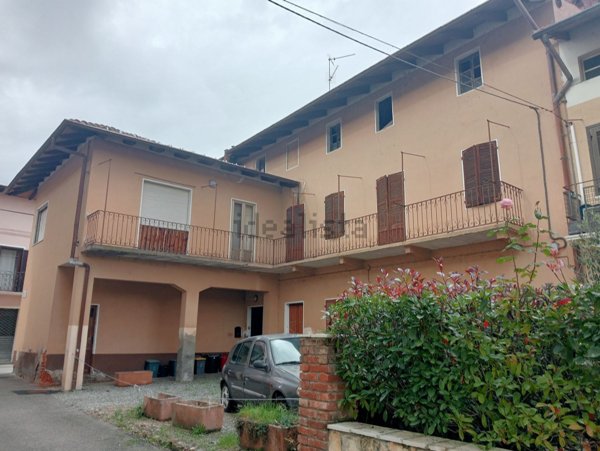 casa semindipendente in vendita a Rovasenda