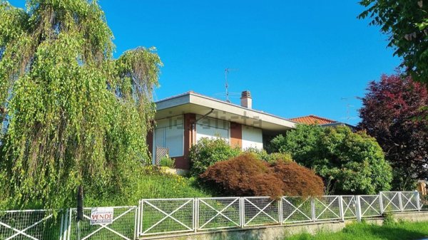 casa indipendente in vendita a Rovasenda