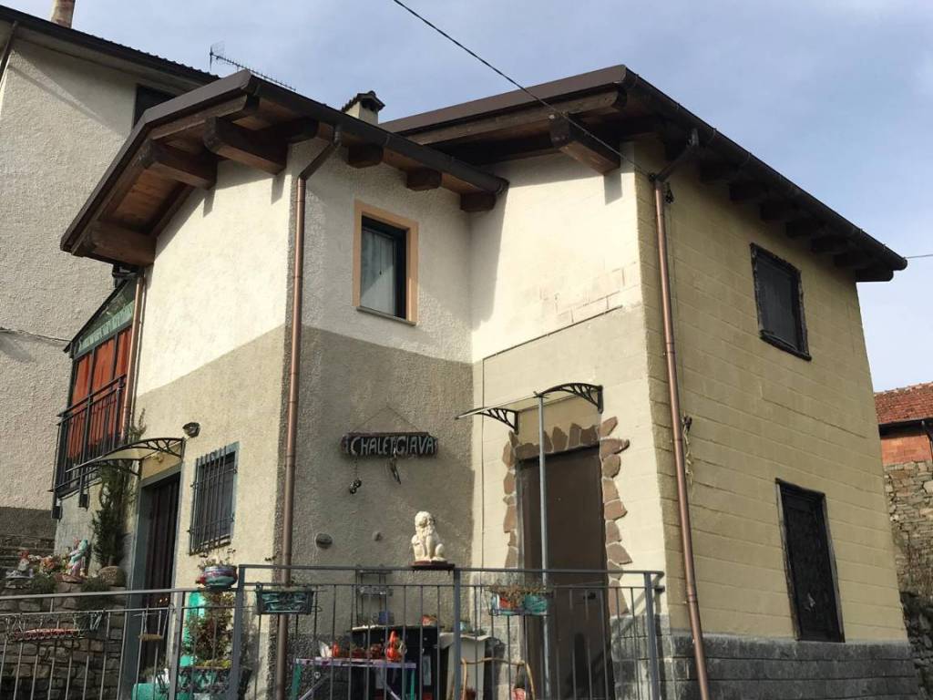 casa indipendente in vendita ad Albareto