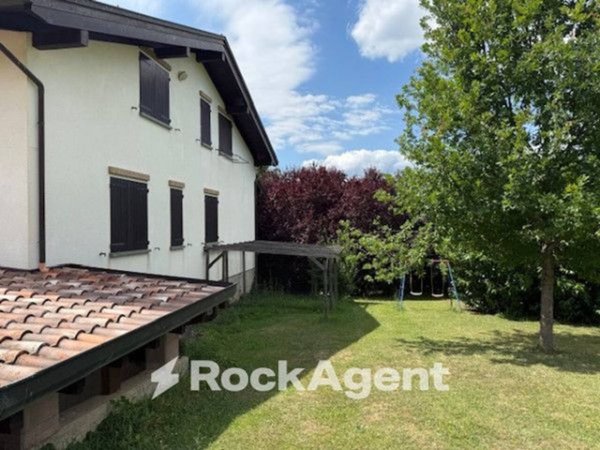 casa indipendente in vendita ad Albareto