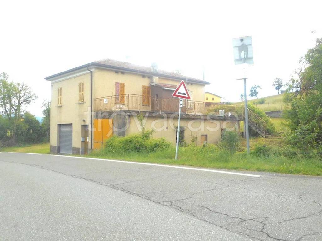 casa indipendente in vendita ad Albareto