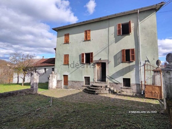 casa indipendente in vendita ad Albareto