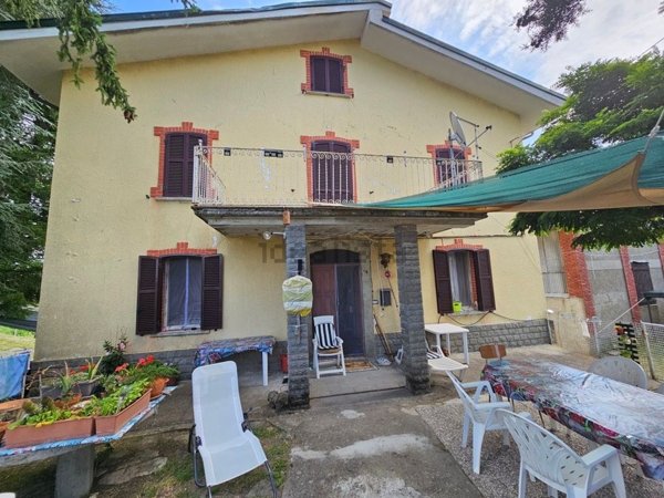 casa indipendente in vendita ad Albareto