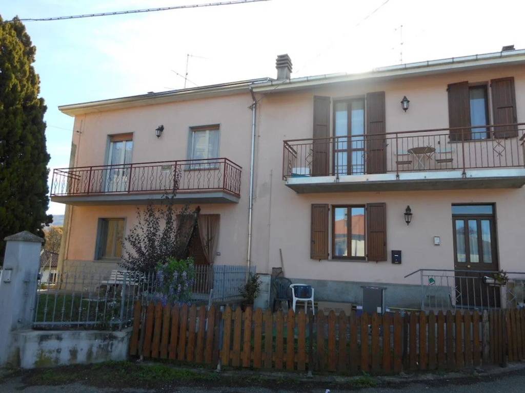 casa indipendente in vendita ad Albareto