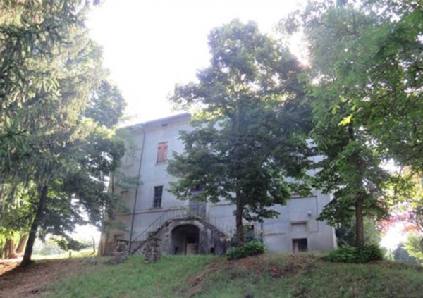 villa in vendita ad Albareto