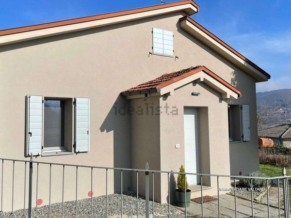 casa indipendente in vendita ad Albareto in zona Folta