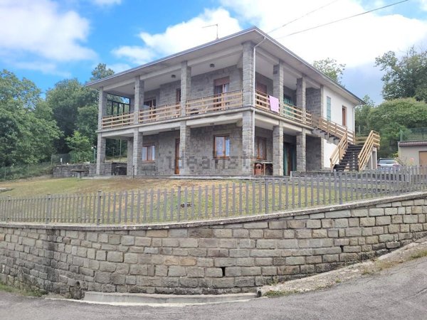 casa indipendente in vendita ad Albareto in zona Gotra