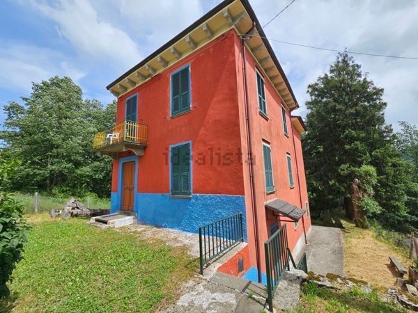 casa indipendente in vendita ad Albareto in zona Gotra