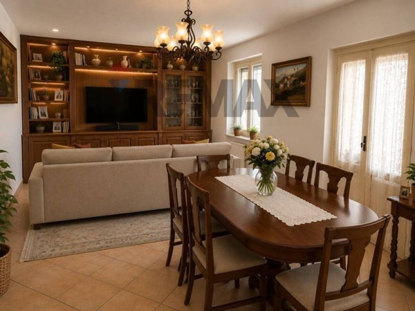 casa indipendente in vendita ad Albareto in zona Boschetto