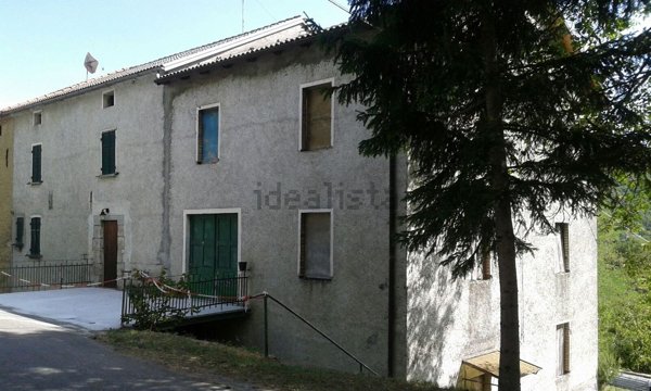 quadrivano in vendita a Bardi