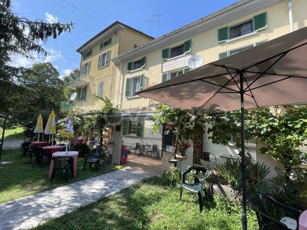 casa indipendente in vendita a Bardi