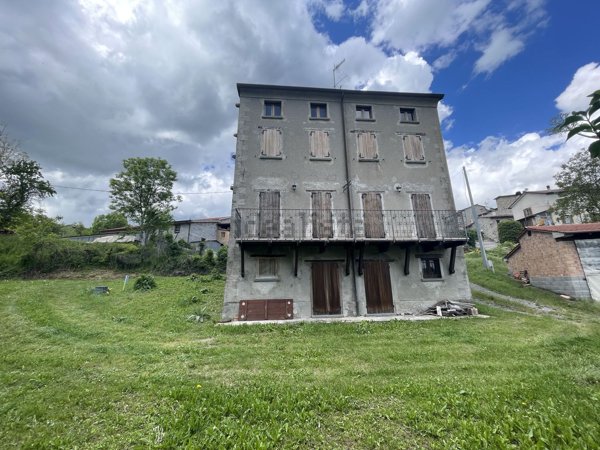 pentavano in vendita a Bardi