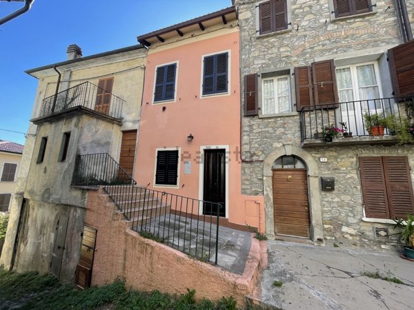 appartamento in vendita a Bardi
