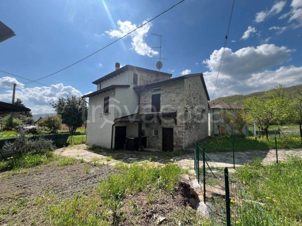 casa indipendente in vendita a Bardi in zona Caberra