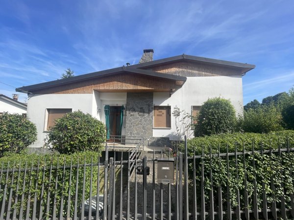 casa indipendente in vendita a Bardi