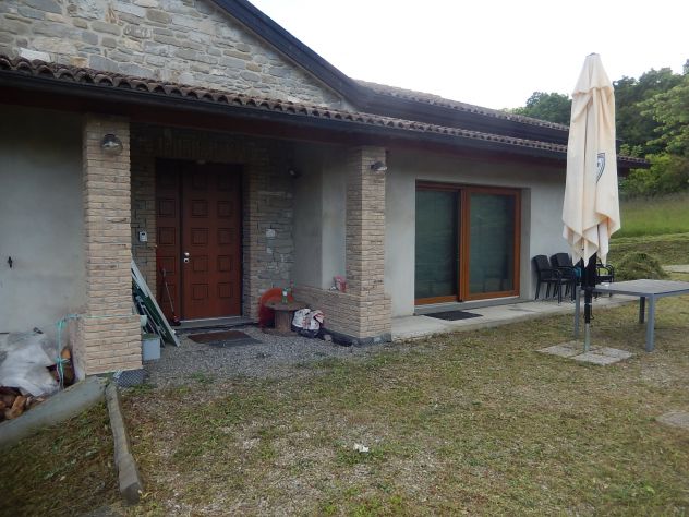 casa indipendente in vendita a Bardi