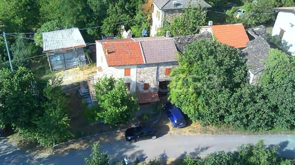 casa indipendente in vendita a Bardi in zona Lezzara