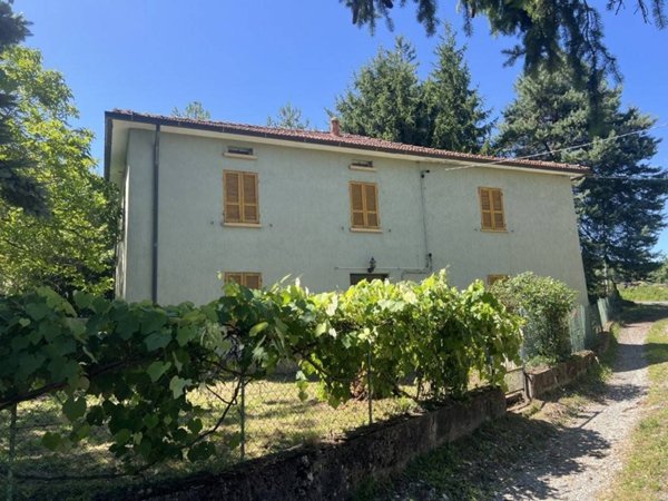 casa indipendente in vendita a Bardi