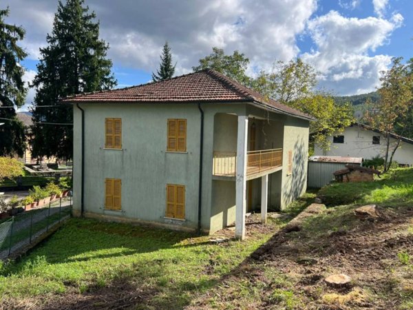 casa indipendente in vendita a Bardi in zona Geminiano