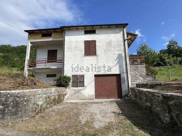 casa indipendente in vendita a Bardi