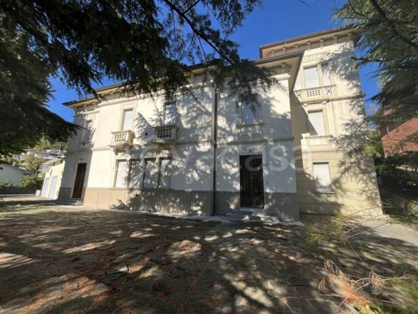 casa indipendente in vendita a Bardi