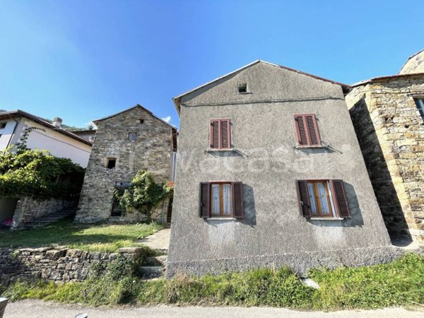 casa indipendente in vendita a Bardi in zona Tiglio