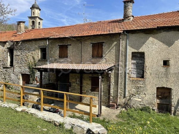 casa indipendente in vendita a Bardi in zona Granere
