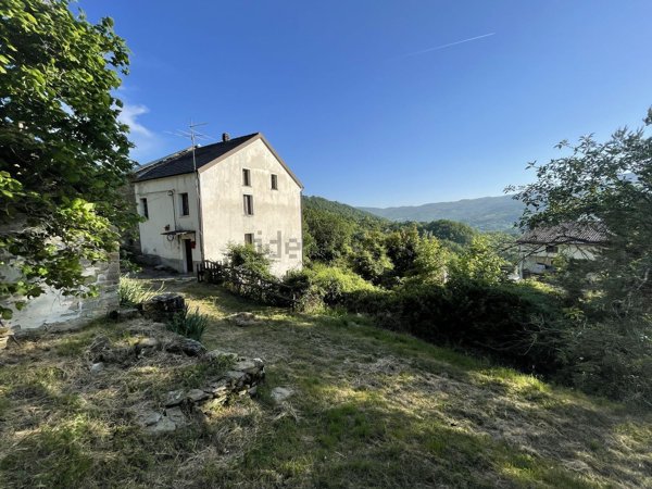 quadrivano in vendita a Bardi