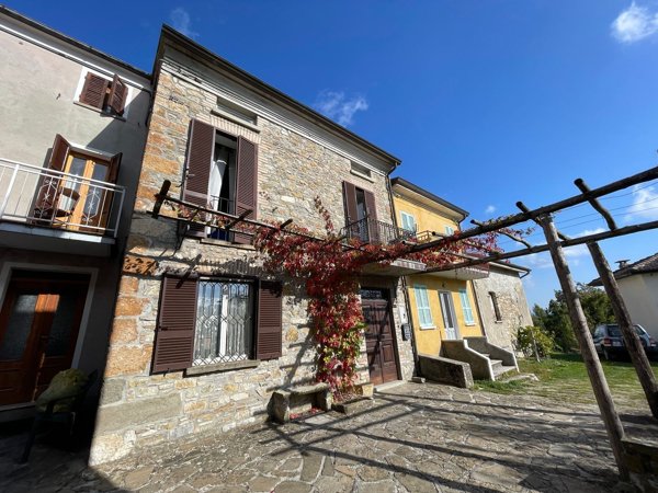 esavano in vendita a Bardi in zona Credarola