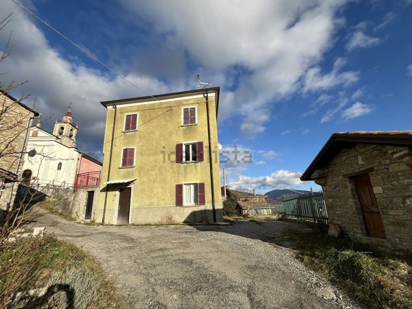 pentavano in vendita a Bardi in zona Rugarlo