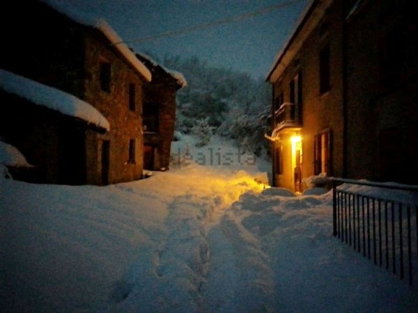 casale in vendita a Bardi
