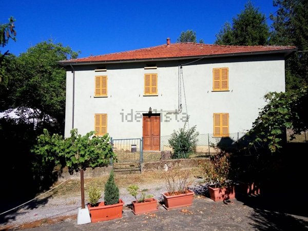 casa indipendente in vendita a Bardi in zona Caberra