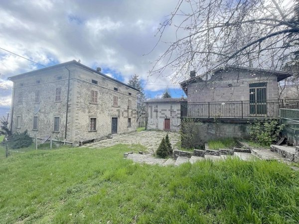 casale in vendita a Bardi in zona Bre